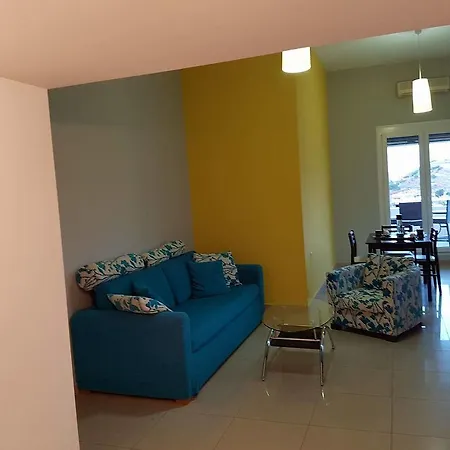 Gaviotis アパート *